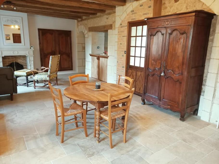 Artannes-sur-Indre Gite Avec Vue Sur L'Indre מראה חיצוני תמונה